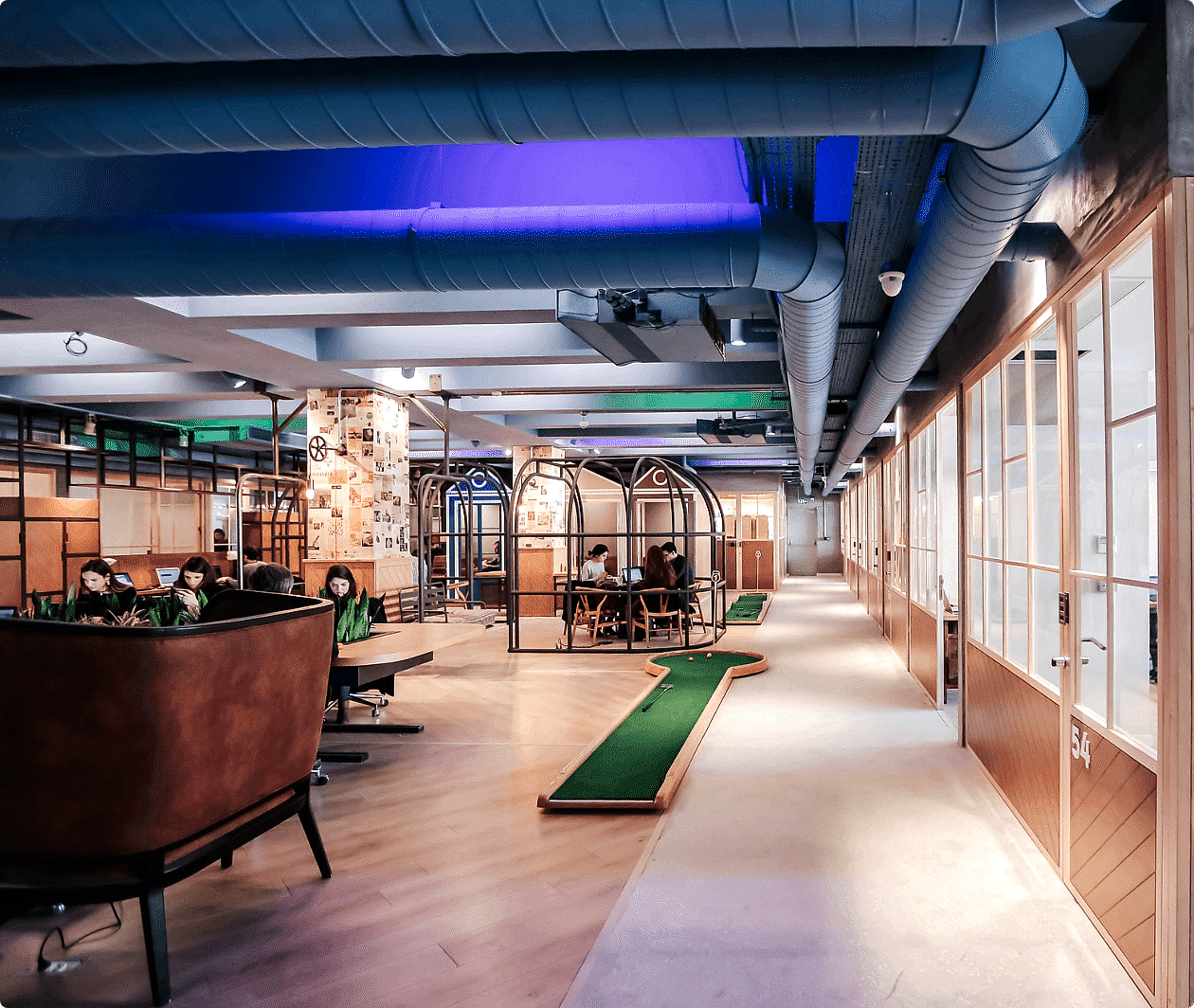 Ofis ve toplantı odalarından kütüphane ve meditasyon odalarına kadar her türlü ihtiyaca hizmet eden bir Kolektif.