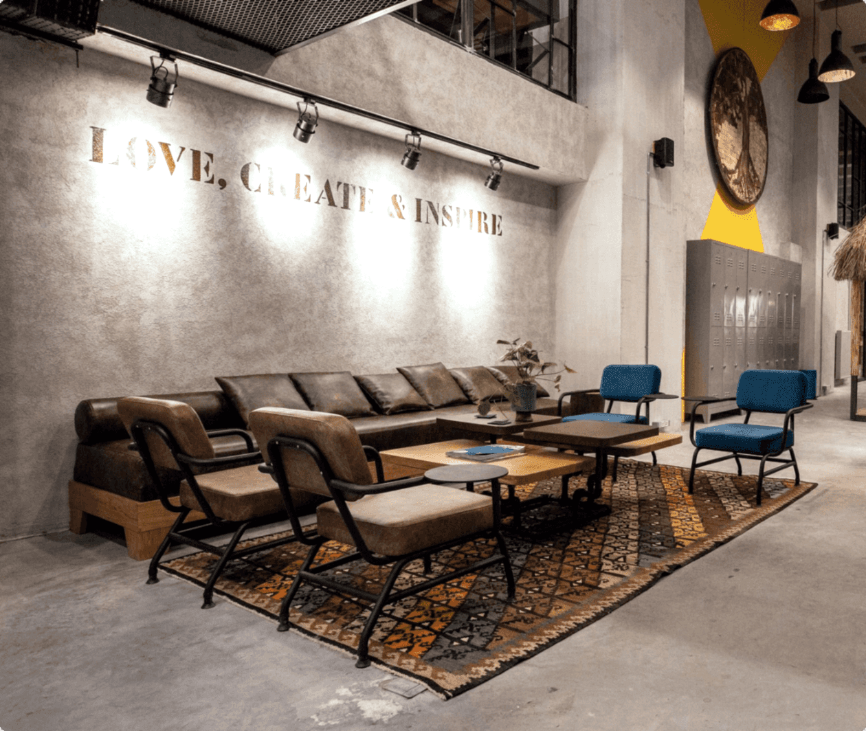 Ofis ve toplantı odalarından kütüphane ve meditasyon odalarına kadar her türlü ihtiyaca hizmet eden bir Kolektif.